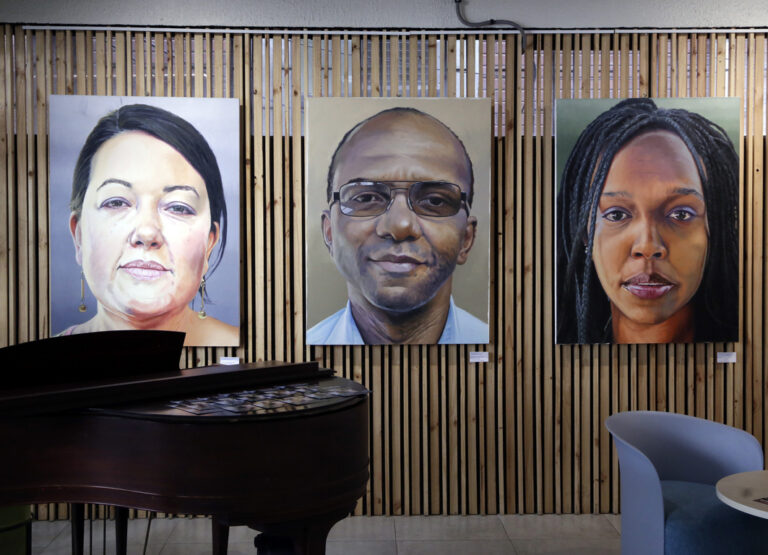 tres retratos y un piano