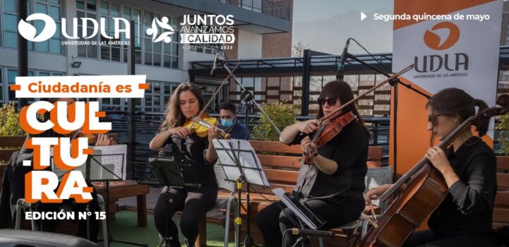 músicos tocando instrumentos
